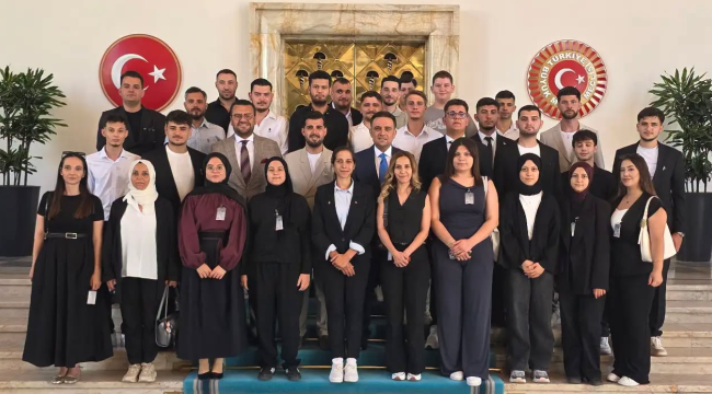 AK Parti Şehzadeler ilçe gençlik kolları yönetimi TBMM'de