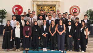 AK Parti Şehzadeler ilçe gençlik kolları yönetimi TBMM'de