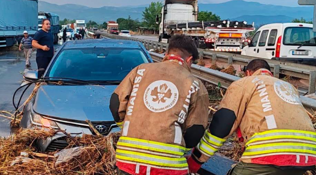 Akhisar ve Kırkğaç'ı fırtına vurdu