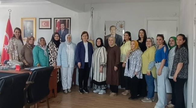 AKP kadın kolları yol haritasını güçlendiren toplantı Kula'da yapıldı