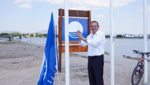 Ayvalık Belediye'nin işlettiği 5 plaja mavi bayrak asıldı