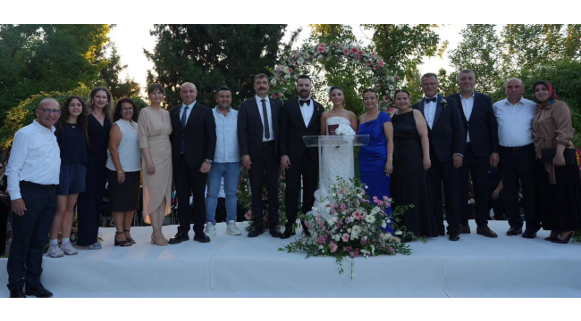 CHP'lileri buluşturan düğün