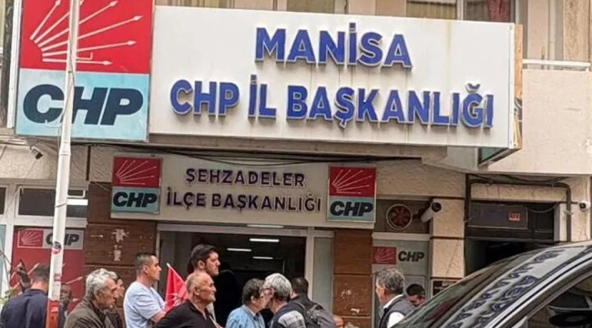 CHP Şehzadeler ilçe binası taşındı