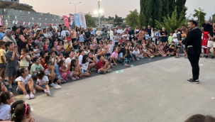 Demirci ve Selendi'de büyükşehir çocuk şenliğinde çocuklar coştu