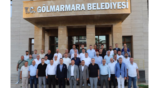 İki ilçe işadamları >Gölmarmara'da ortak yatırım imkanlarını ele aldı