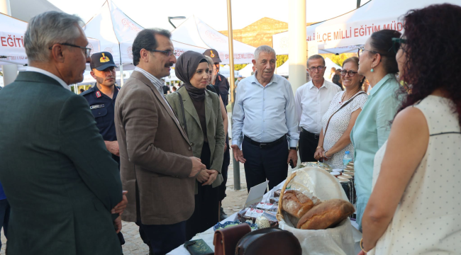 Resim sergisi ve kadın girişimcileri stantları açıldı