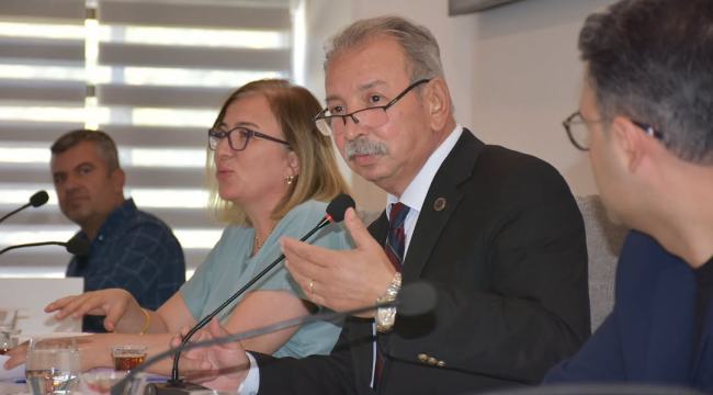 Salihli'de meclis sokak hayvanları için olağanüstü toplandı