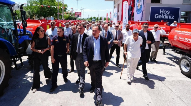 Yangın riski olan 48 mahalle muhtarına su tankerleri verildi