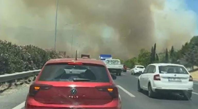 Yangının İzmir-İstanbul Otoyolu'na ulaşması üzerine güvenlik amacıyla otoyol trafiğe kapatıldı